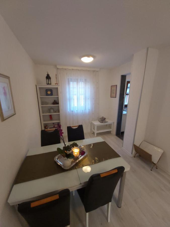 Apartment Mira Korana Екстериор снимка