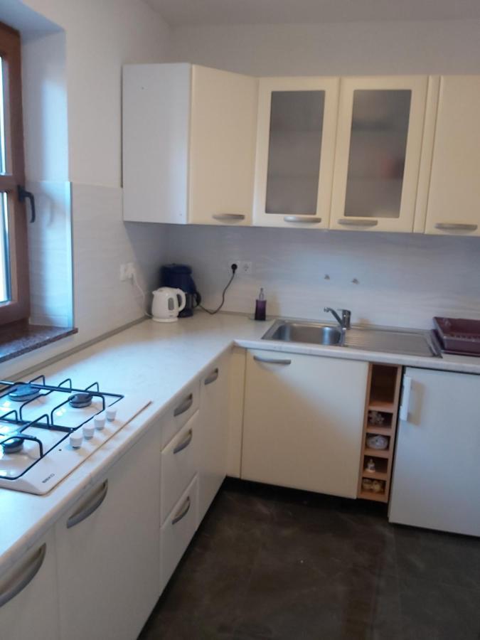 Apartment Mira Korana Екстериор снимка