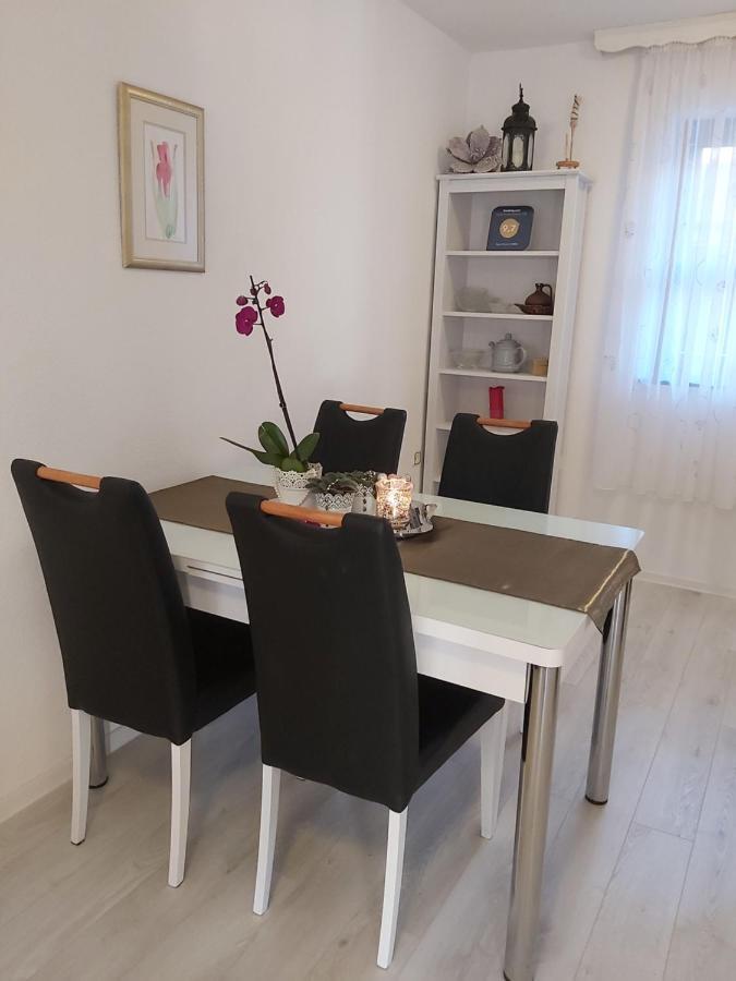 Apartment Mira Korana Екстериор снимка
