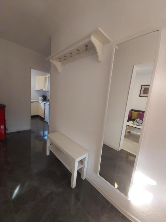 Apartment Mira Korana Екстериор снимка